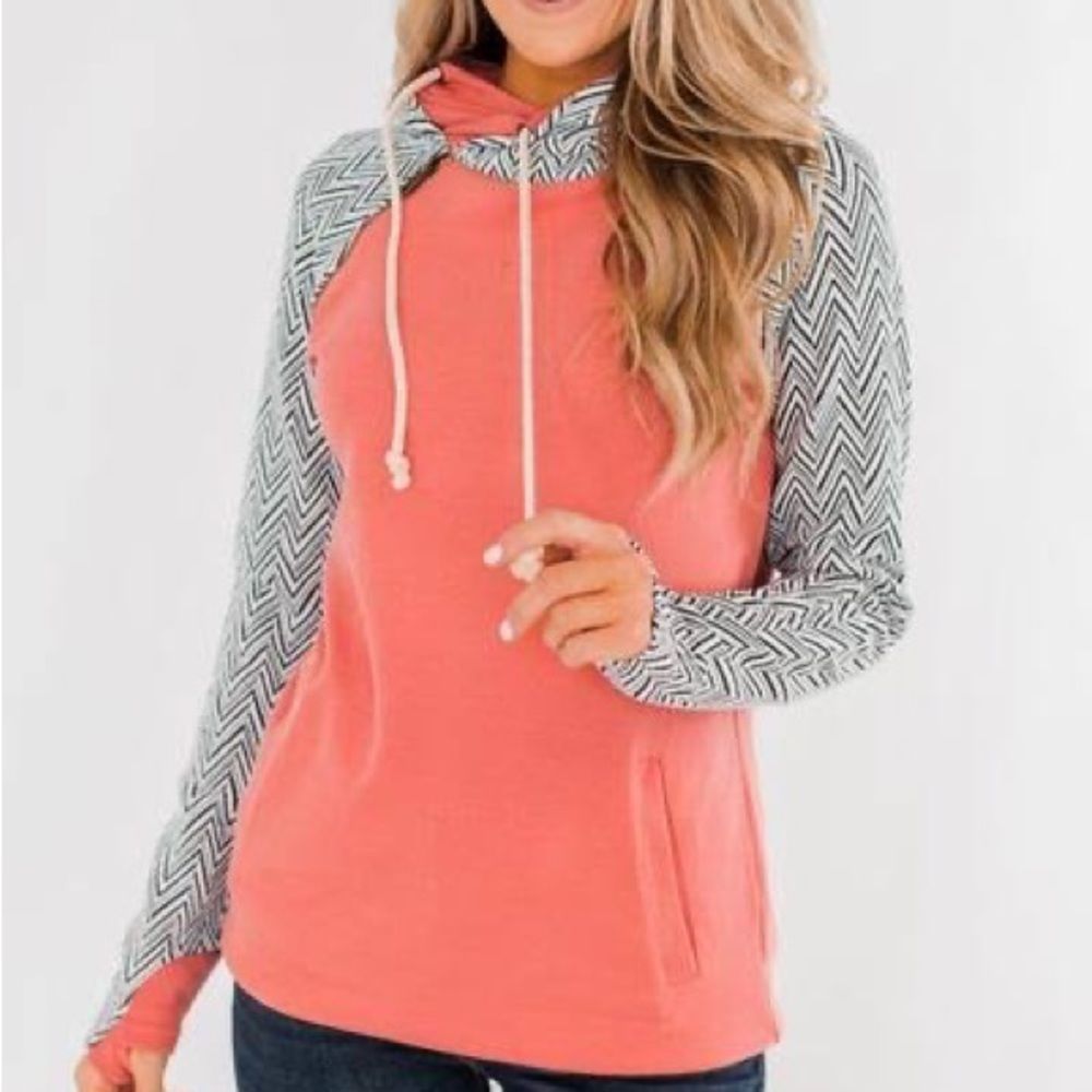Ampersand Ave double hood in salmon size XXXL